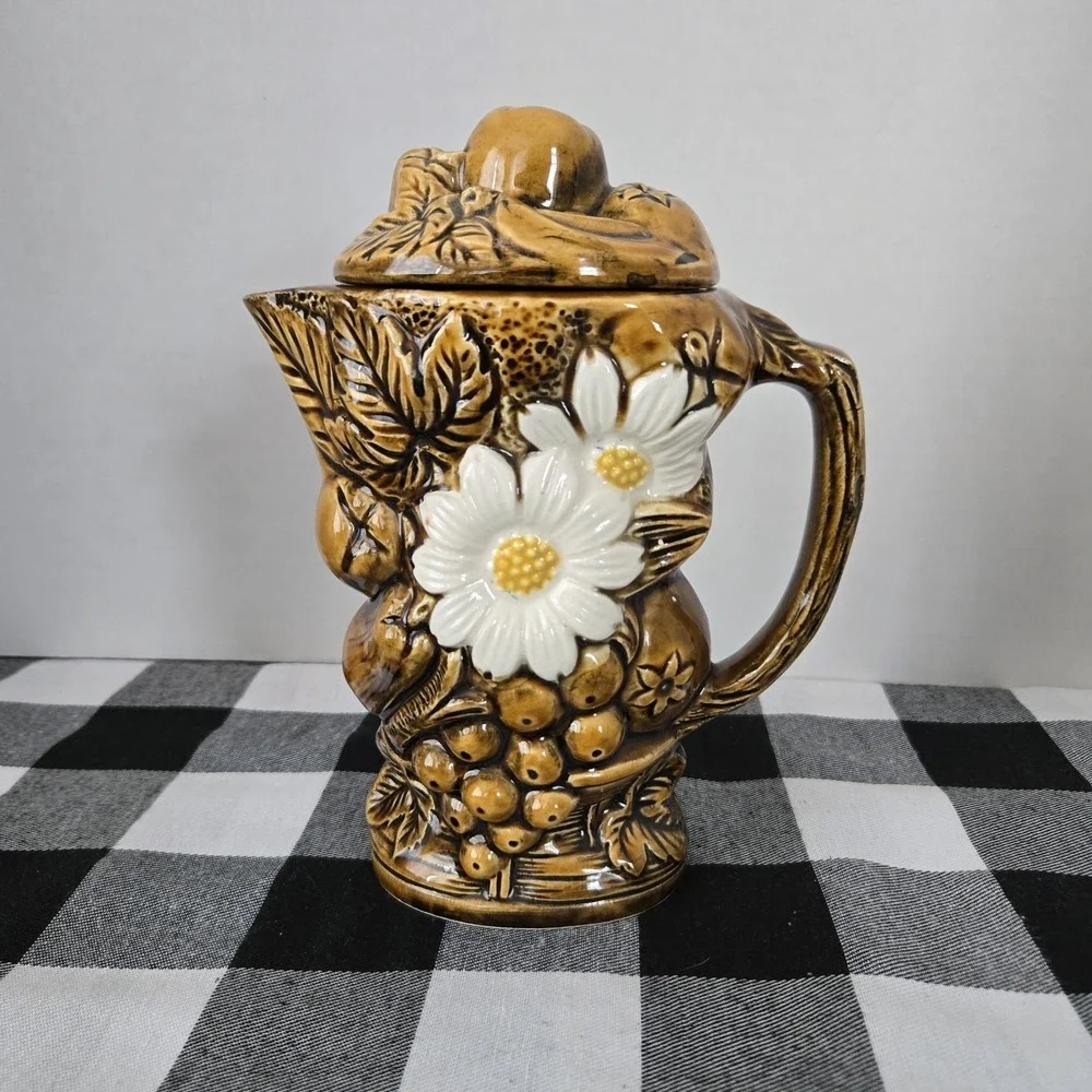 VTG Majolica Style Ceramic Daisy Fruit Pitcher with Lid Hand Painted Gazed Japan